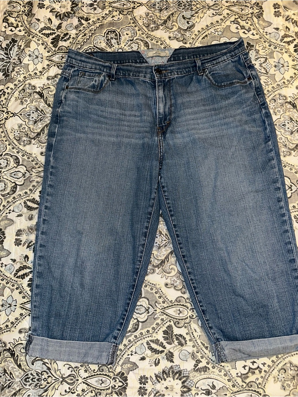 Y2K Vintage Levi's Light Blue Denim Capris